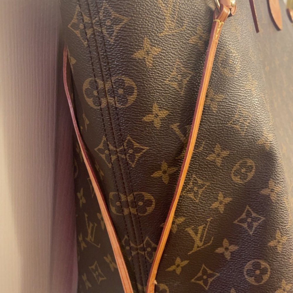 Louis Vuitton Neverfull GM Monogram Bag - Picture 8 of 13